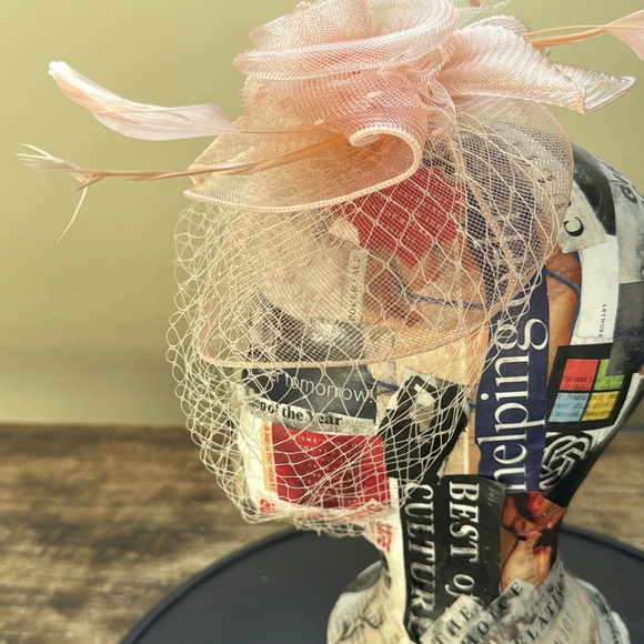 Vintage hat pink / peach color clip on main image 6
